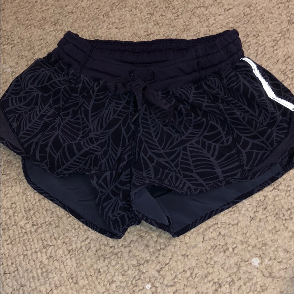 LULULEMON HOTTY HOT SHORT.